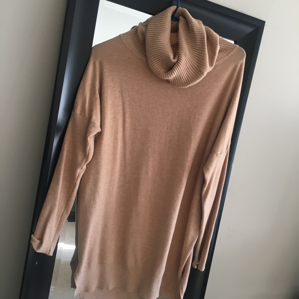 New small/M tan boutique sweater